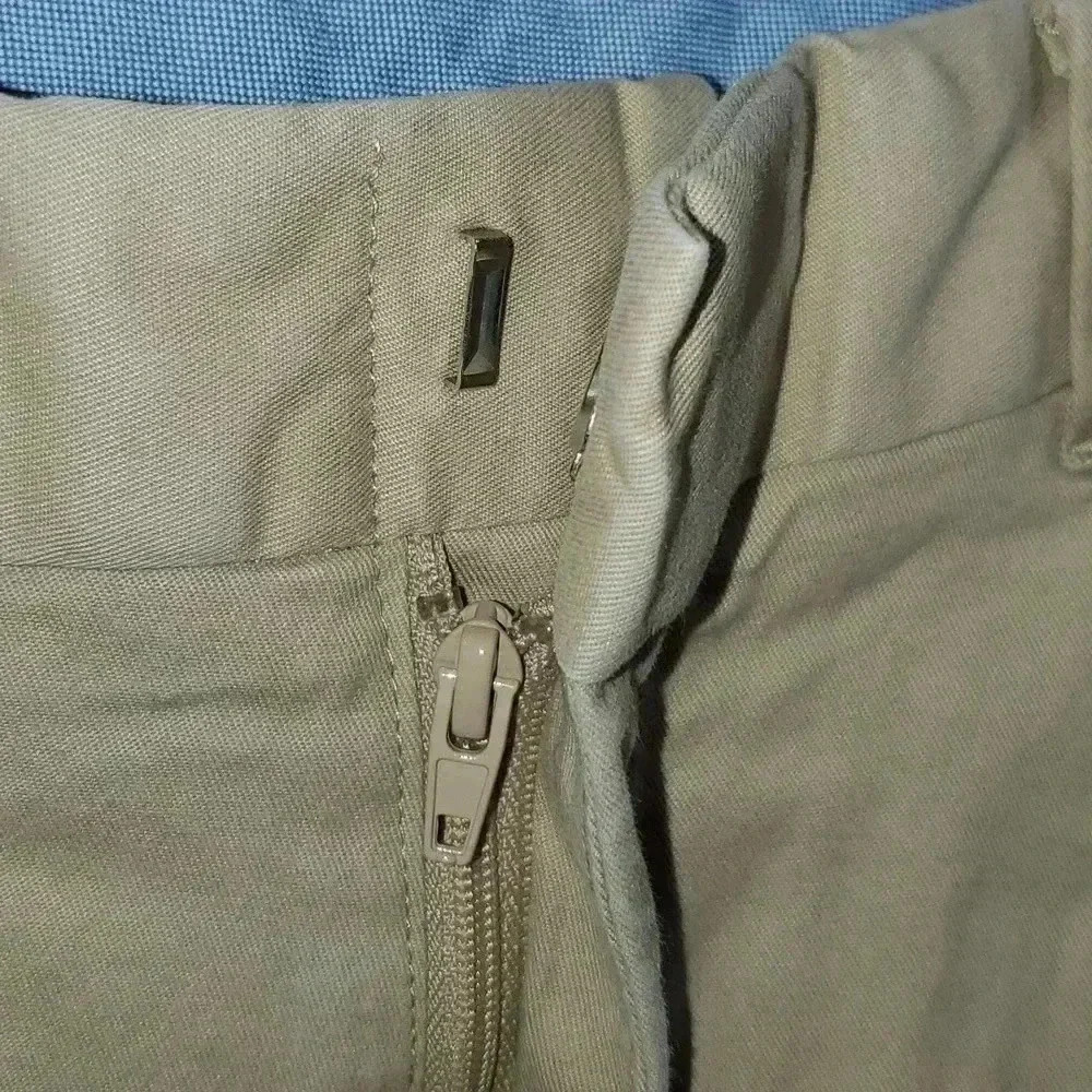 Tommy Hilfiger Boys Flat Front Khaki Pants Boys Size 10 - Picture 4 of 11